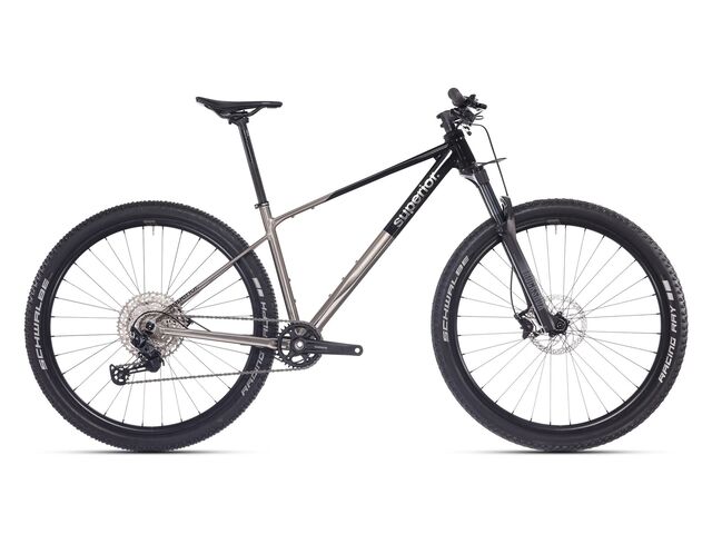 Superior XP 6.2 / Gloss Brush Alu / Black 2026