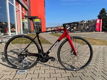 X-ROAD 9.7 GF Gloss Carbon Red 2024
